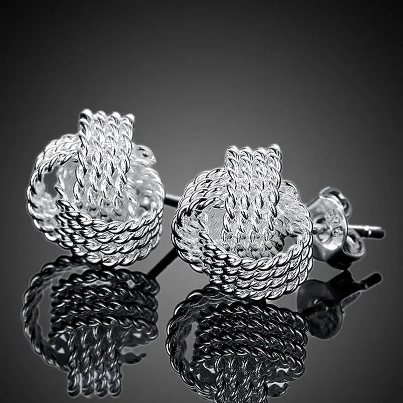 Stylish whirl design earrings with a modern twist