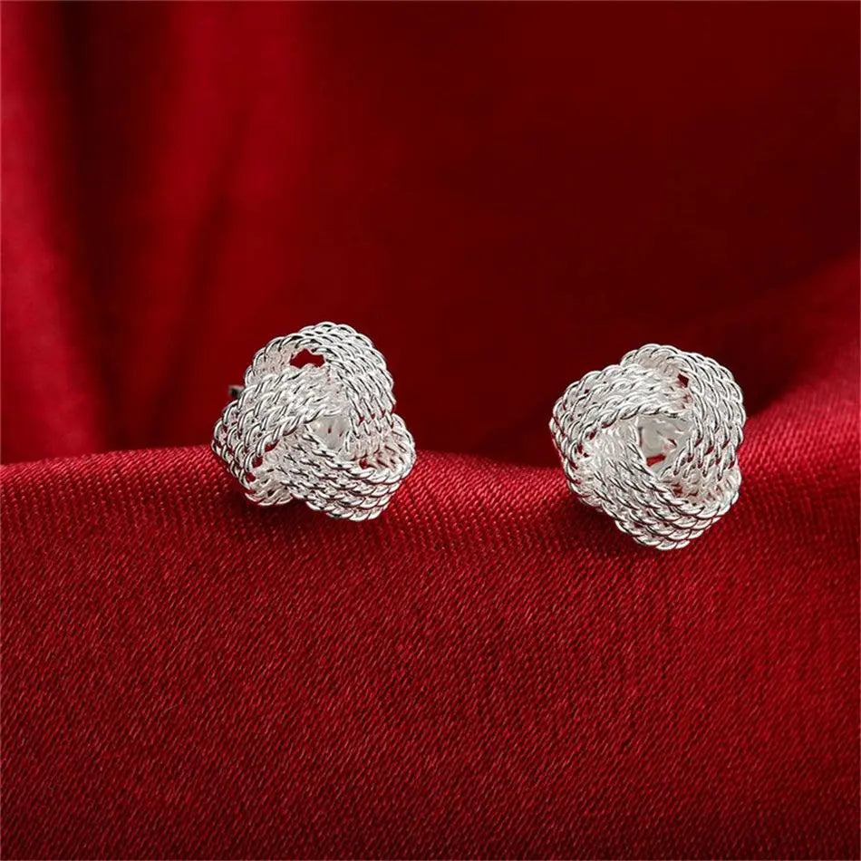Stylish whirl design earrings with a modern twist