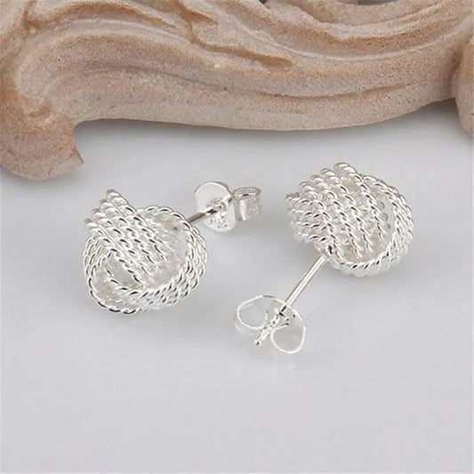 Stylish whirl design earrings with a modern twist