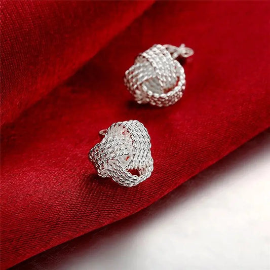 Stylish whirl design earrings with a modern twist